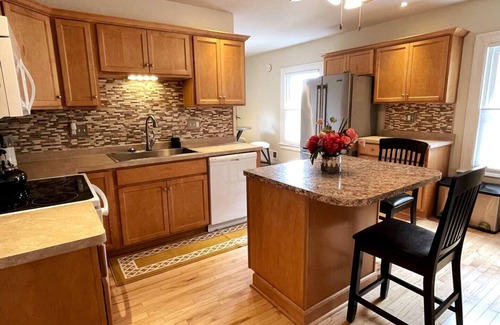 East Avenue Apartment | Park Avenue Residence - Historic 2-bed/2-bath