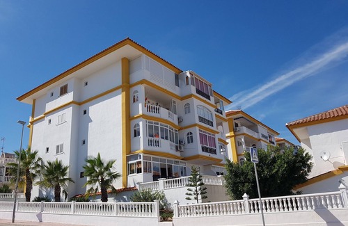 Torrevieja Apartment | Park Beach. The apartment is on the corner and has sea views.