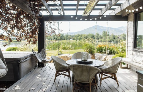 South Snyderville Basin House | Park City Luxury Lakefront w/Spectacular Views! Hot Tub, 4min to Ski Lift, 5BR.