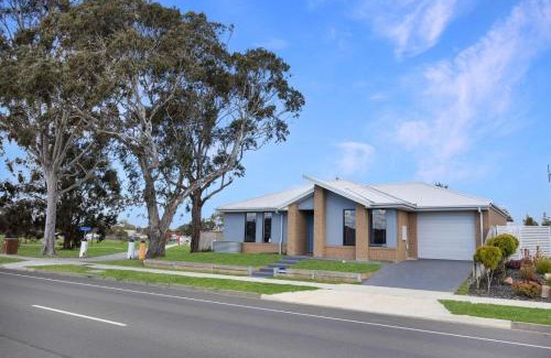 Paynesville House | Park Cottage