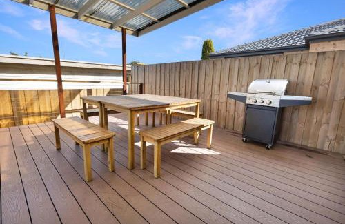 Paynesville House | Park Cottage