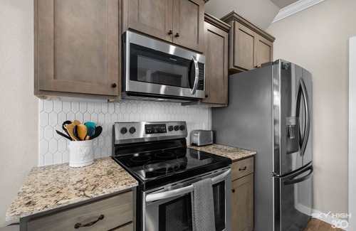 Lowell House | Park View Place: Central To All NWA