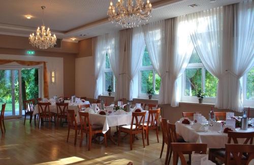 Heinrichstadt Hotel | Parkhotel Altes Kaffeehaus