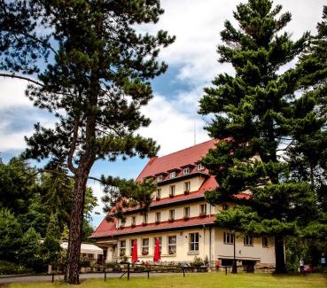 Holin Hotel | Parkhotel Skalní město