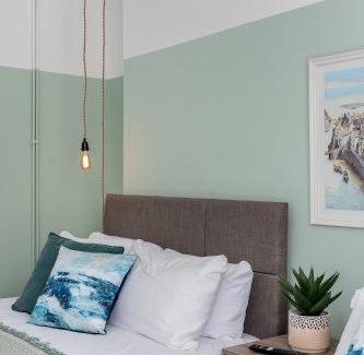 Margam Apartment | Parking, 2 Bathrooms, Dining space & Garden