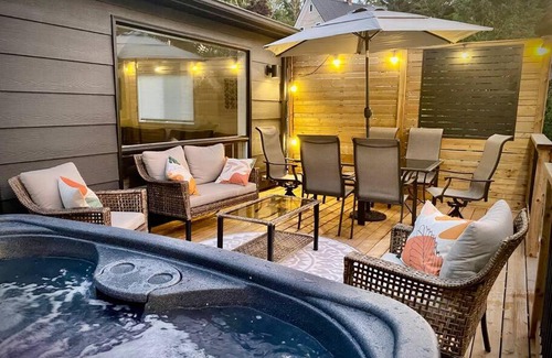 Montague House | Parkman Pad in Montague