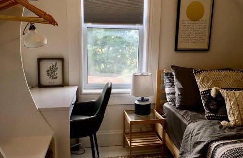 Montague House | Parkman Pad in Montague