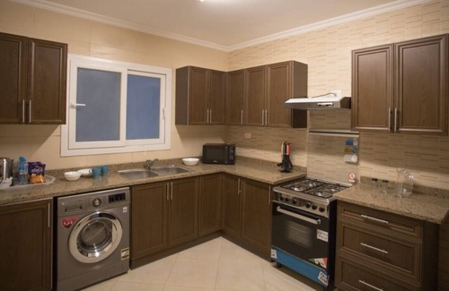 Heliopolis Apartment | Parkside boutique 3 bedroom apartment