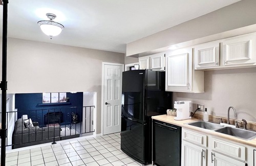 Champaign House | Parkside home close to campus - 2 BD 2 BA