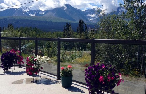 Haines Junction Hotel | Parkside Inn