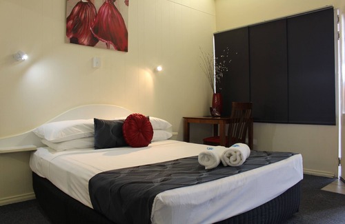 Ayr Hotel | Parkside Motel
