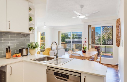 Redcliffe Apartment | "Parkside Villa on the Creek"