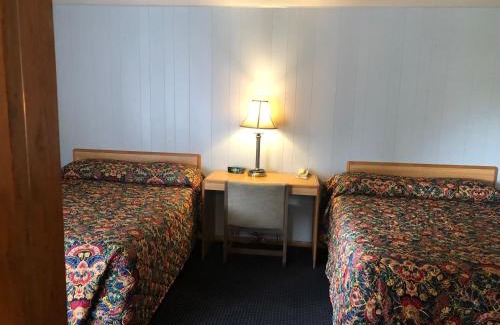 Neenah Hotel | Parkway Motel