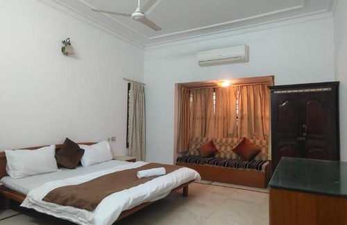 Gandhinagar Apartment | ParKwooD hospitality service gandhinagar