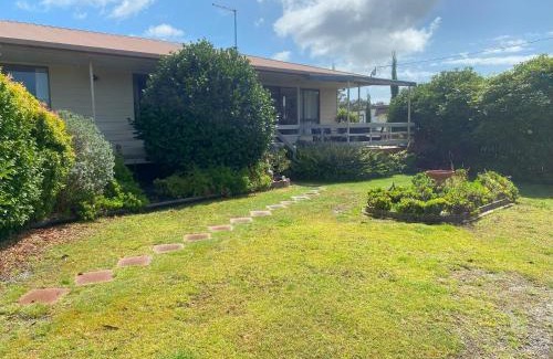 Stieglitz House | Parnella Cottage - Pet friendly