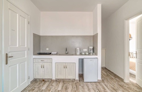 Aliki Apartment | Paros Dream Haven - Venus's Seaside Bliss