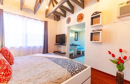 Gambier Apartment | Parrot Cottage at Viking Hill - Love Beach