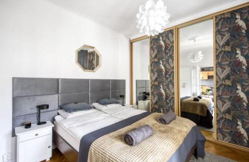 Muranow Apartment | Parrot Dream