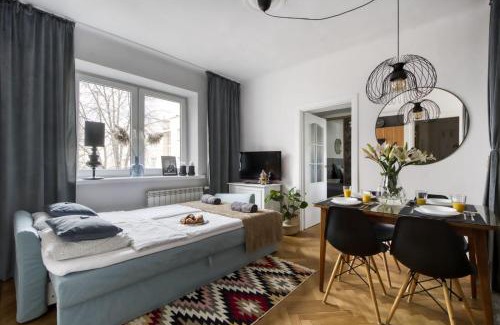 Muranow Apartment | Parrot Dream