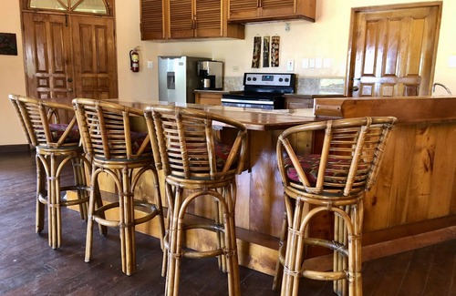 Parlatuvier House | Parrot Estate Villa Near Englishman's Bay