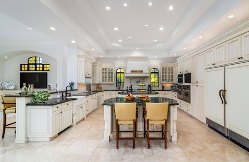 Paradise Valley House | PARSONS VILLAS - Jackrabbit Mansion | $6M Home w/Gorgeous Back Yard | Heated Pool/Spa | Put Green!