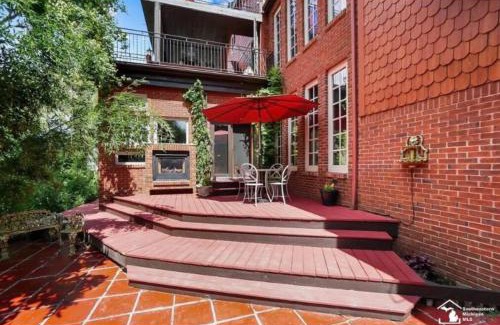 Luna Pier Villa | Part of Mini-Mansion, private, 3 story Lake Erie views