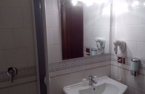 Ospedaletto D'Alpinolo Hotel | PARTNER ROOM - ROYAL HOTEL
