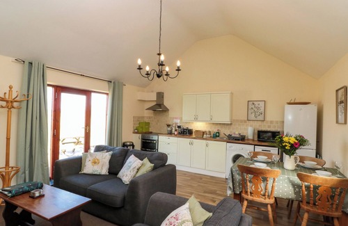 Muston Cottage | PARTRIDGE COTTAGE, pet friendly, character holiday cottage in Filey
