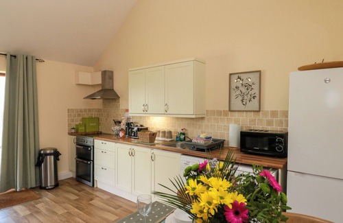 Muston Cottage | PARTRIDGE COTTAGE, pet friendly, character holiday cottage in Filey
