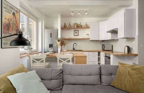 Krzyki Apartment | Partynicka 7A Wrocław | Cozy Apartment | 2 Balconies | Remote work | Pet friendl