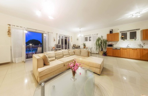 Akrotiri House | Parys Villas