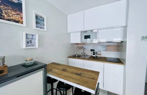 Meritxell Apartment | PaS dE Casa:vistas-piedepista-wiffi-netflix)