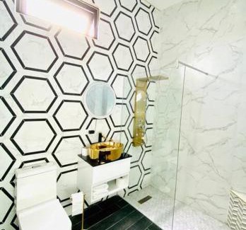 Borinquen Apartment | Pasavento - Modern Black Suite