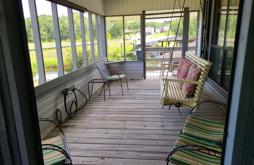 Gautier House | Pascagoula River 🌞Sun Rise Views🌄 Boat Slip🎣🚤 Golf nearby⛳️Near I-10.Quiet