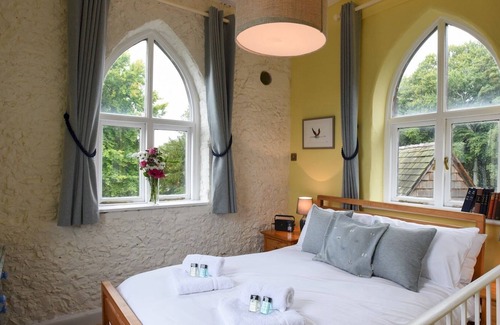 Waterlooville House | Pass the Keys Amazing Country views Grade II listed Folly