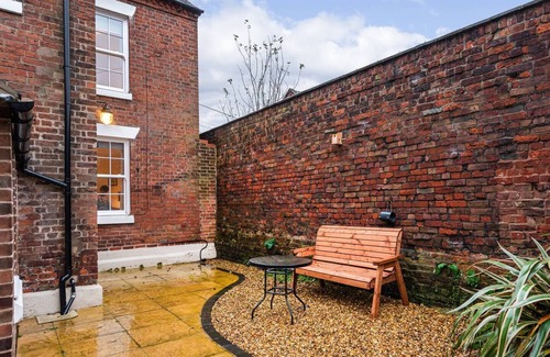 Market Drayton House | Pass the Keys | Charming Victorian Hidden Gem