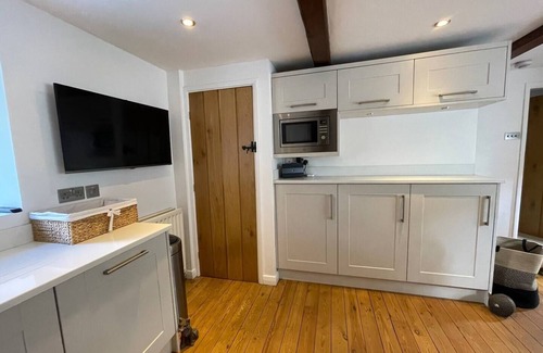 Hope Valley House | Pass the Keys | Charming Cosy Chocolate Box Stone Cottage