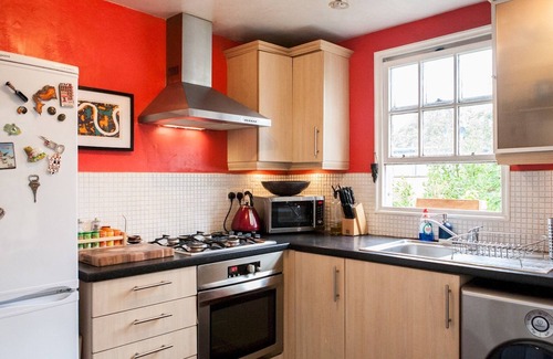 Oval Apartment | Pass the Keys | Charming Victorian Flat | Walk to Kia Oval & Tube