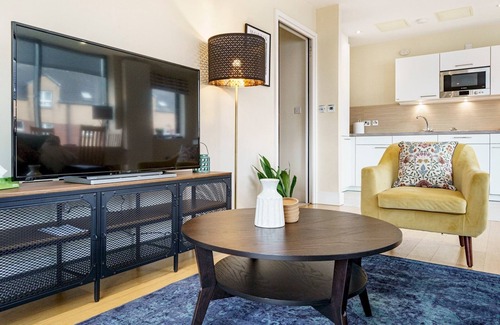 Cathedral Quarter Apartment | Pass the Keys | City Centre Incredible 2BR Corner Apt with Balcony