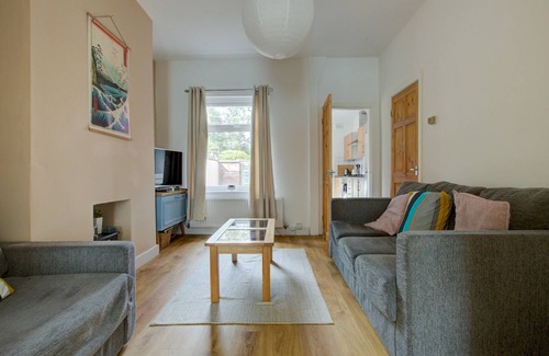 Levenshulme House | Pass the Keys | Colourful property sleeps 6