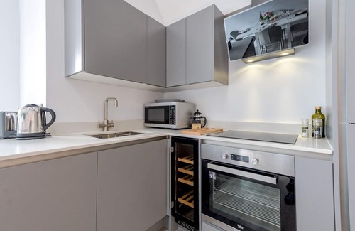 Shrewsbury Apartment | Pass the Keys | Dahlia Contemporary town centre apartment