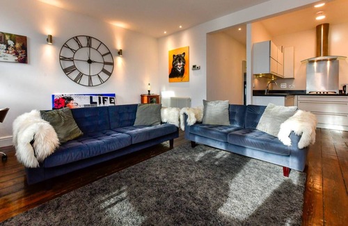 Riverside Apartment | Pass the Keys | Elegant 1 bed in Pontcanna