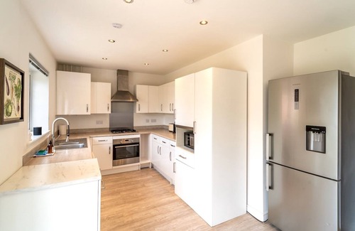 Bicester House | Pass the Keys | Experience Bicester Village near our Spacious Home