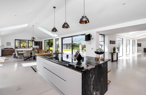 Plumpton Green House | Pass The Keys Uniquely Renovated Luxury Retreat