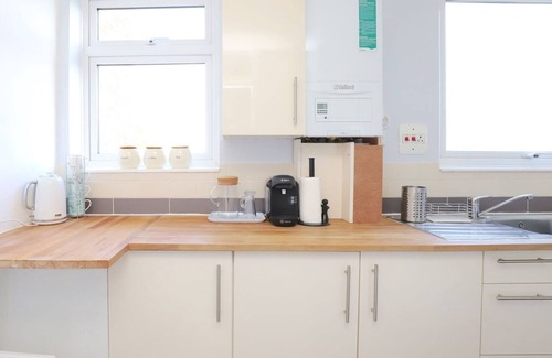 Headington House | Pass the Keys | Headington 4BR Home Parking and Garden Oxford