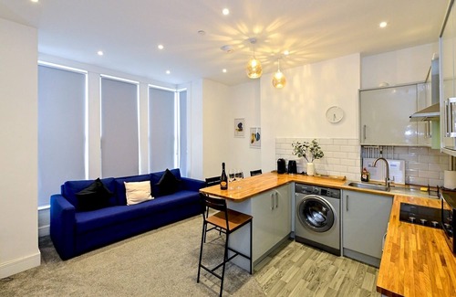 Caerau Apartment | Pass the Keys | Llandaff - Modern, Bright & Central w/Parking