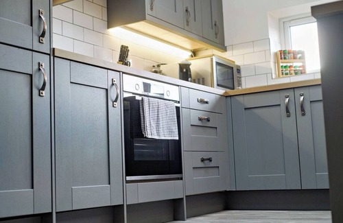 Lincoln House | Pass the Keys | Motherby 7 · Town House close to River front