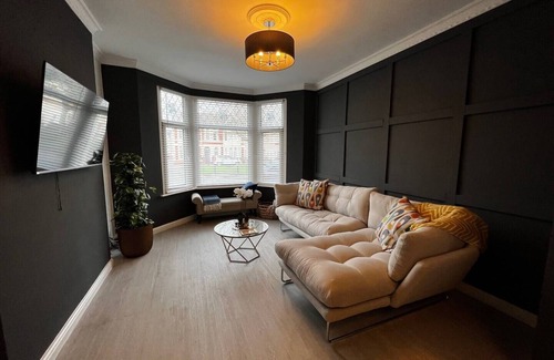 Grangetown House | Pass the Keys | Spacious & Modern 5 Bedroom House close to City!