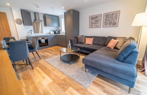 West Bridgford Apartment | Pass the Keys | Stylish Modern 2-Bed Apartment