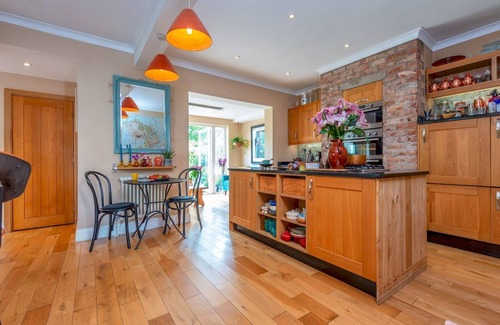 Stafford House | Pass the Keys | Stylish garden retreat nr Stafford Town/Hospital